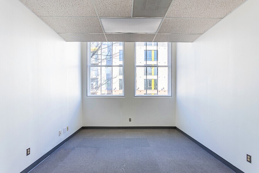 More Photos Of 500 W Fourth St, Winston-Salem Office For Lease