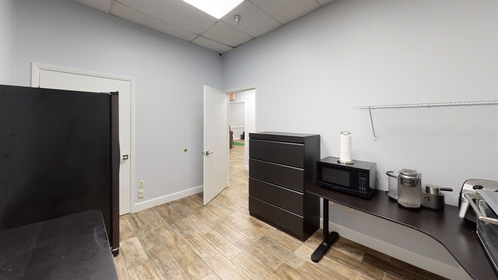 More Photos Of 109-115 Commerce St, Lake Mary Unknown For Lease