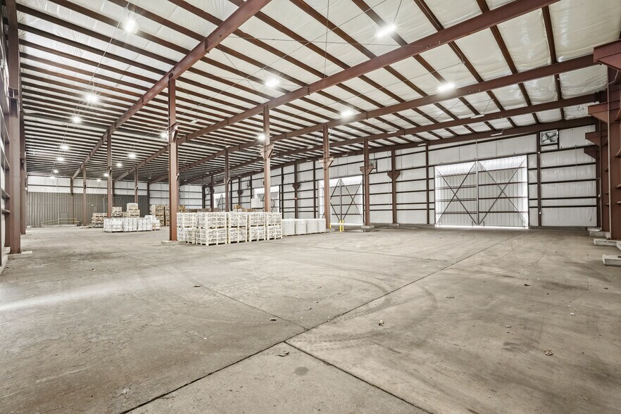 More Photos Of 8411 Villa Dr, Houston Warehouse For Lease