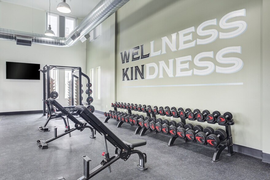 More Photos Of 1423 Ellinwood Ave, Des Plaines Apartments For Lease