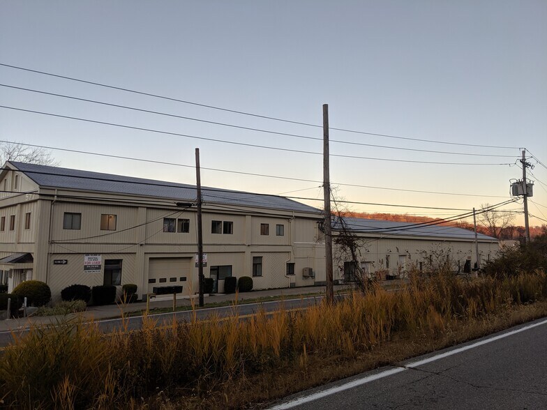 Primary Photo Of 577 N Main St, Brewster Village Manufacturing For Lease