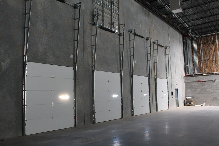 More Photos Of 6358 Research Park Blvd NW, Huntsville Distribution For Lease