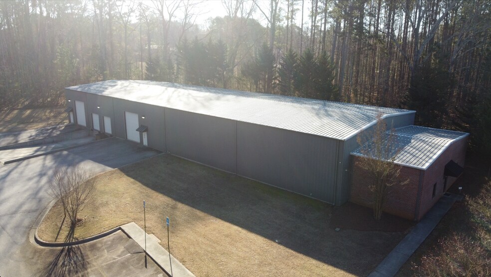 More Photos Of 391 Cable Industrial Way, Carrollton Warehouse For Lease