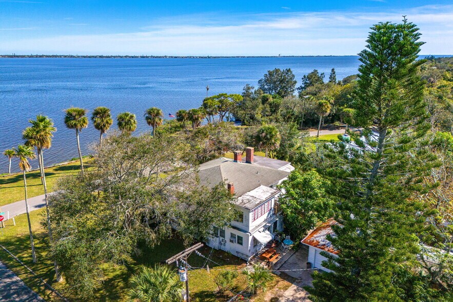 More Photos Of 2716 Riverview Dr, Melbourne Apartments For Sale