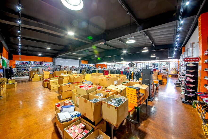 More Photos Of 333 S Brookhurst Rd, Fullerton Freestanding For Sale