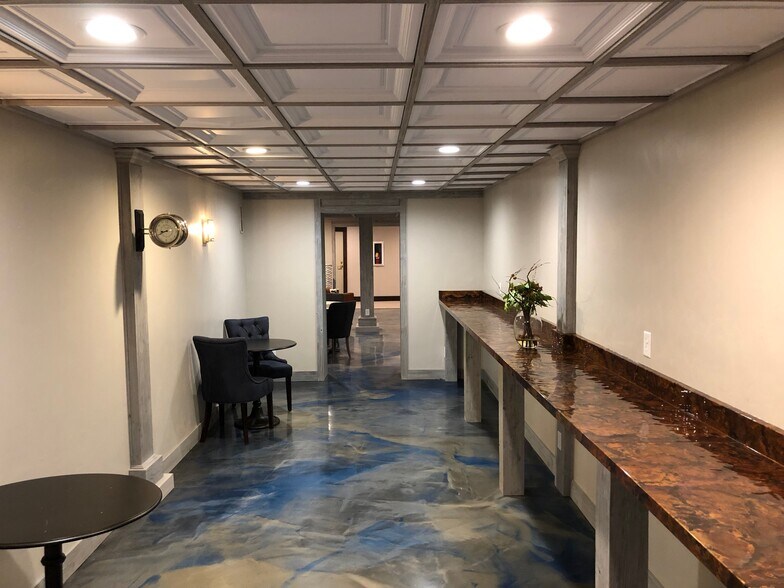 More Photos Of 640 N Main St, North Salt Lake Office For Sale