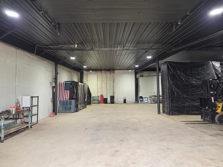 More Photos Of 1728 Churchman Ave, Indianapolis Warehouse For Lease