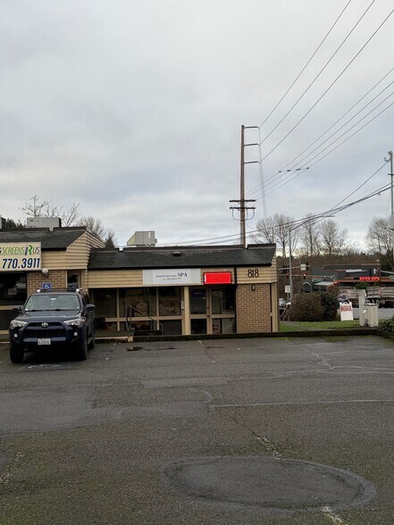 More Photos Of 818 39th Ave SW, Puyallup Office For Sale