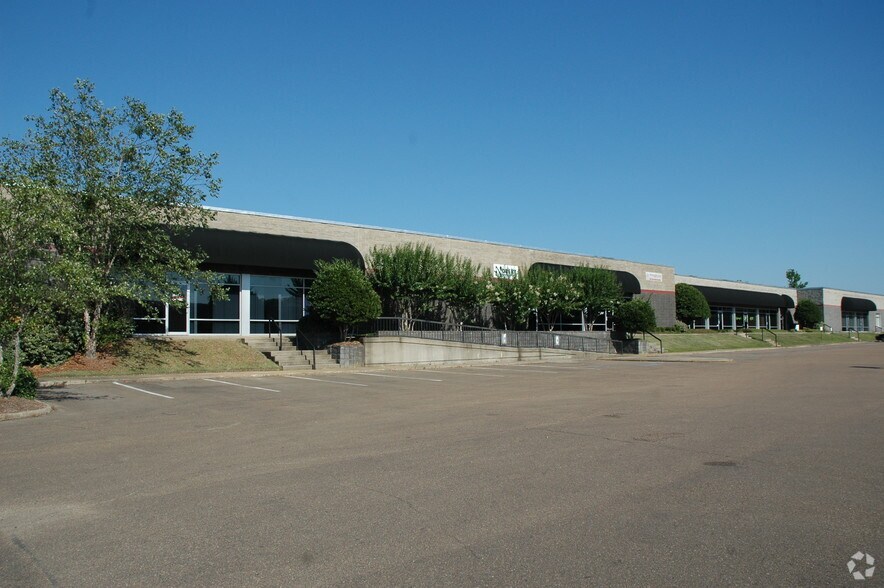 More Photos Of 3010 Lakeland Cv, Flowood Loft Creative Space For Lease