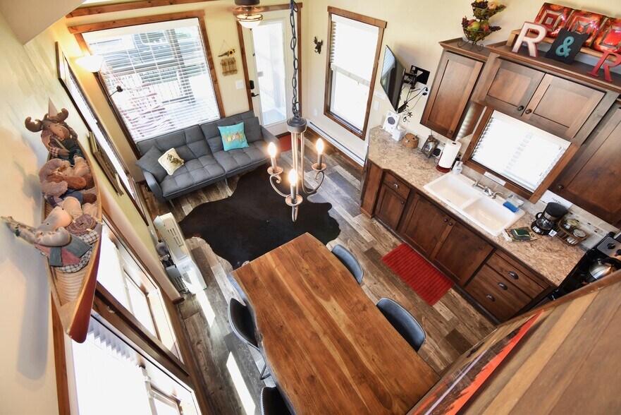 More Photos Of 3555 Yale Kilgore Rd, Island Park Multifamily For Sale