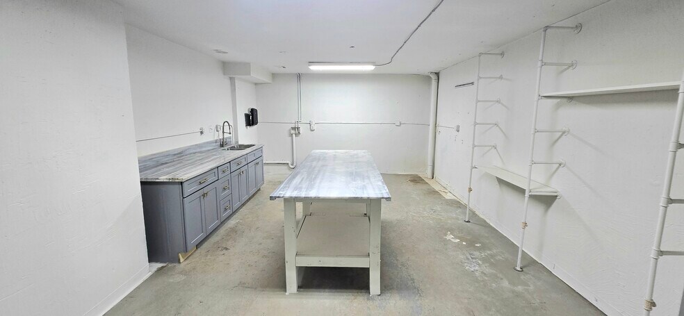 More Photos Of 3226-3230 Mines Ave, Los Angeles Warehouse For Lease