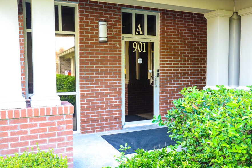 More Photos Of 901 Old Trolley Rd, Summerville Medical For Lease