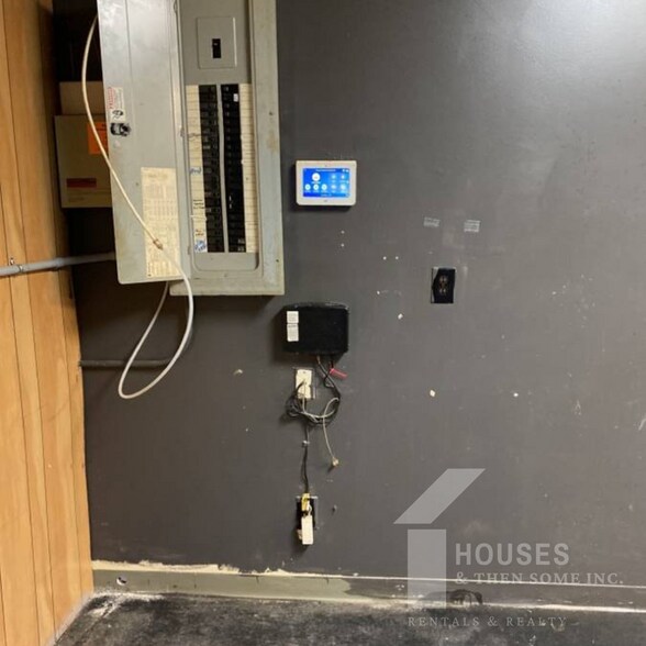 More Photos Of 1733 Piedmont Hwy, Piedmont Freestanding For Lease