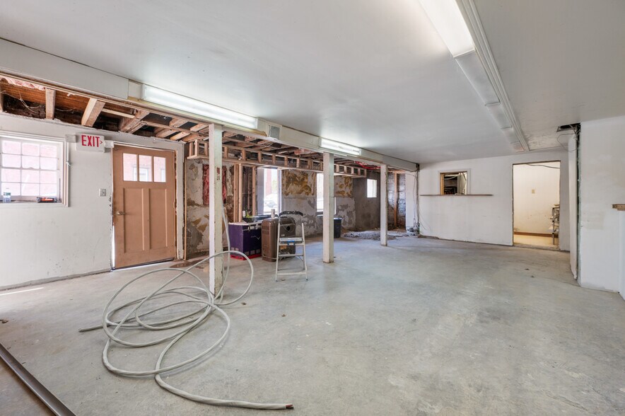 More Photos Of 377 Congress St, Troy General Retail For Sale