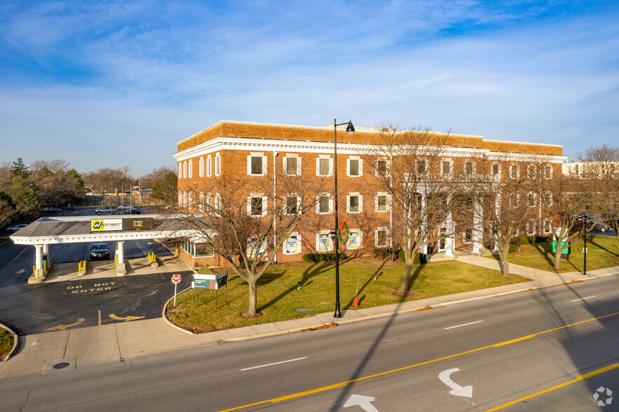 Primary Photo Of 8930 Waukegan Rd, Morton Grove Medical For Lease