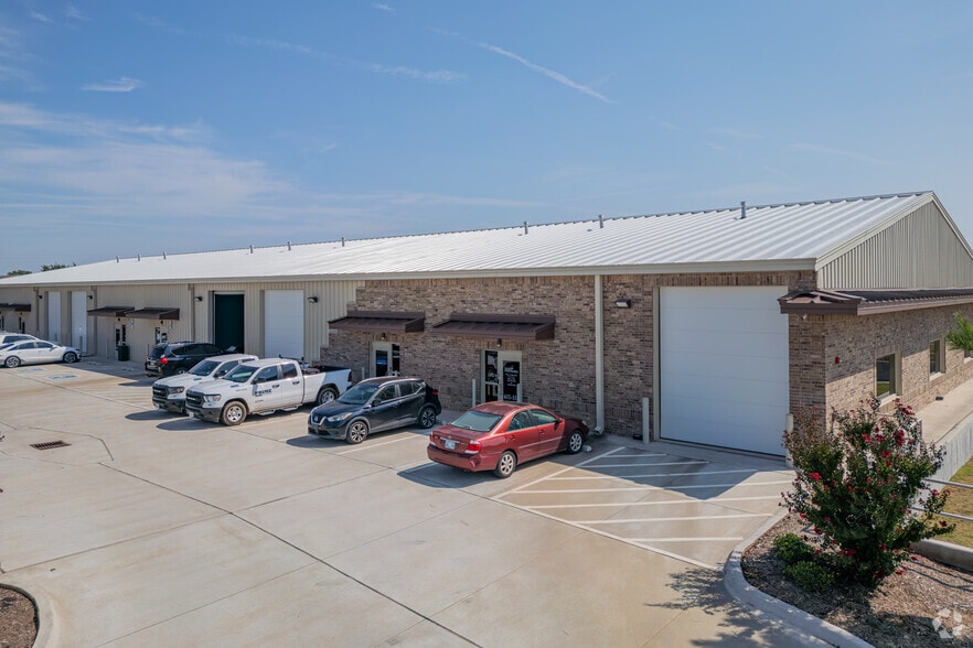 Primary Photo Of 611 Hundred Oaks Dr, Edmond Warehouse For Sale