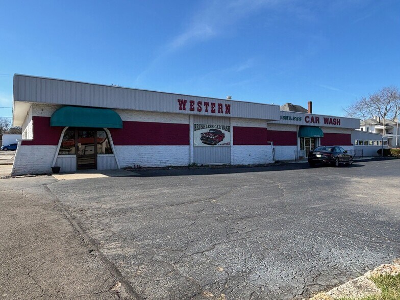 More Photos Of 927 W Columbia St, Springfield Carwash For Sale