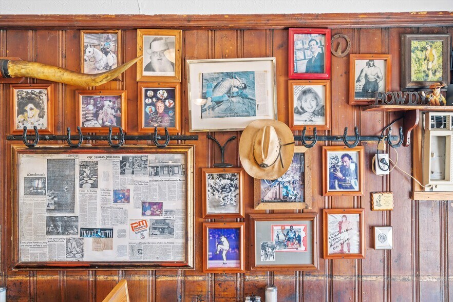 More Photos Of 110 W Bailey St, Ponder Restaurant For Sale