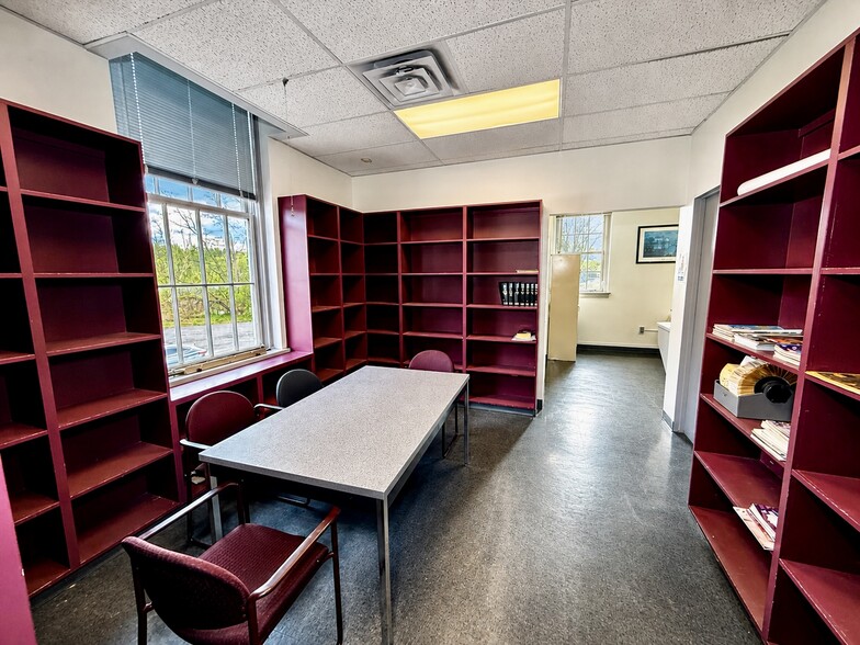 More Photos Of 102 Washington St, Manlius Office For Sale
