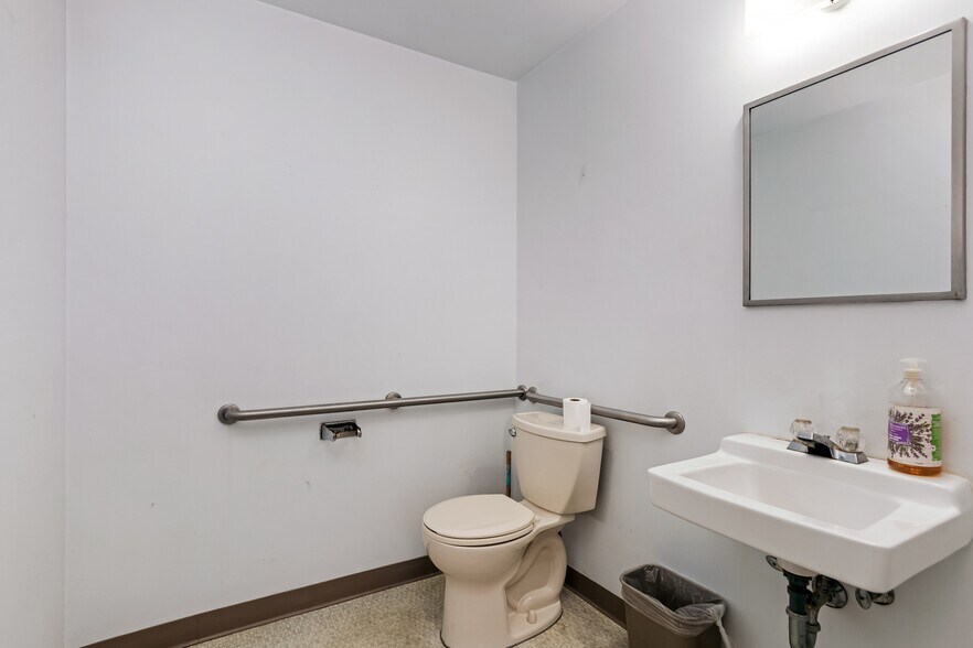 More Photos Of 1024-1026 3rd Ave S, Nashville Warehouse For Sale