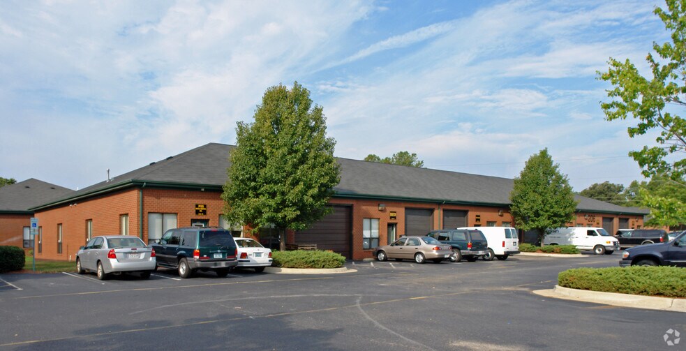 More Photos Of 206 Research Dr, Chesapeake Flex For Lease