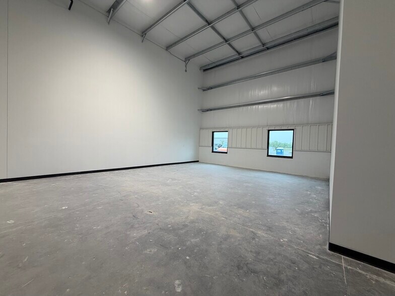 More Photos Of 830 Wesco Pky, Sheridan Warehouse For Lease