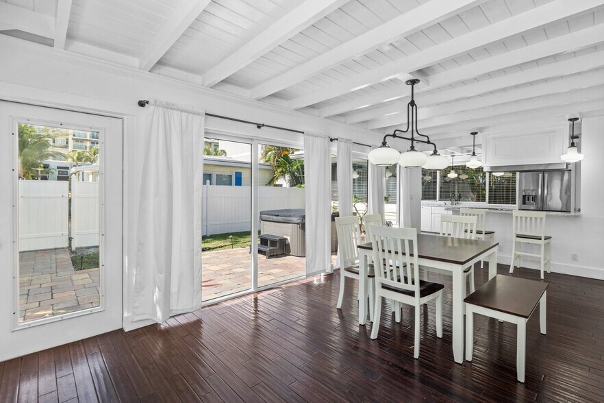 More Photos Of 301 NE 1st St, Delray Beach Freestanding For Sale