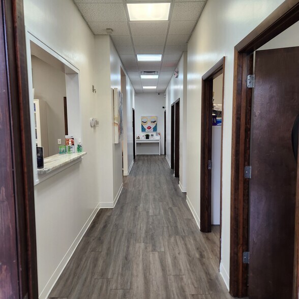 More Photos Of 8730-8732 W Fountain Ave, Tampa Medical For Lease