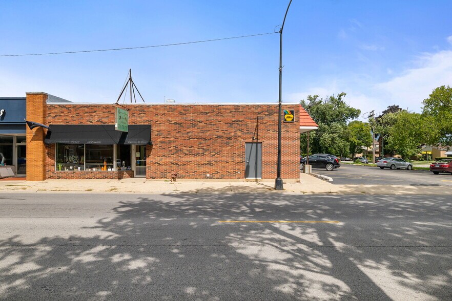 More Photos Of 7642-7650 W Touhy Ave, Chicago Storefront Retail Office For Lease