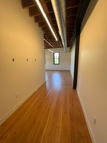 More Photos Of 1201 Keosauqua Way, Des Moines Office For Lease