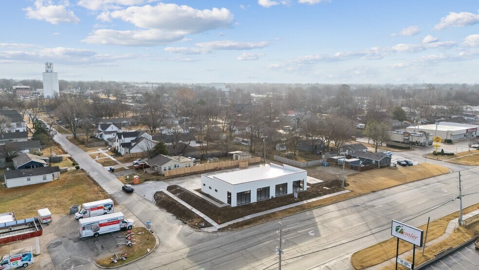 More Photos Of 527 El Paso st, Broken Arrow Office For Sale