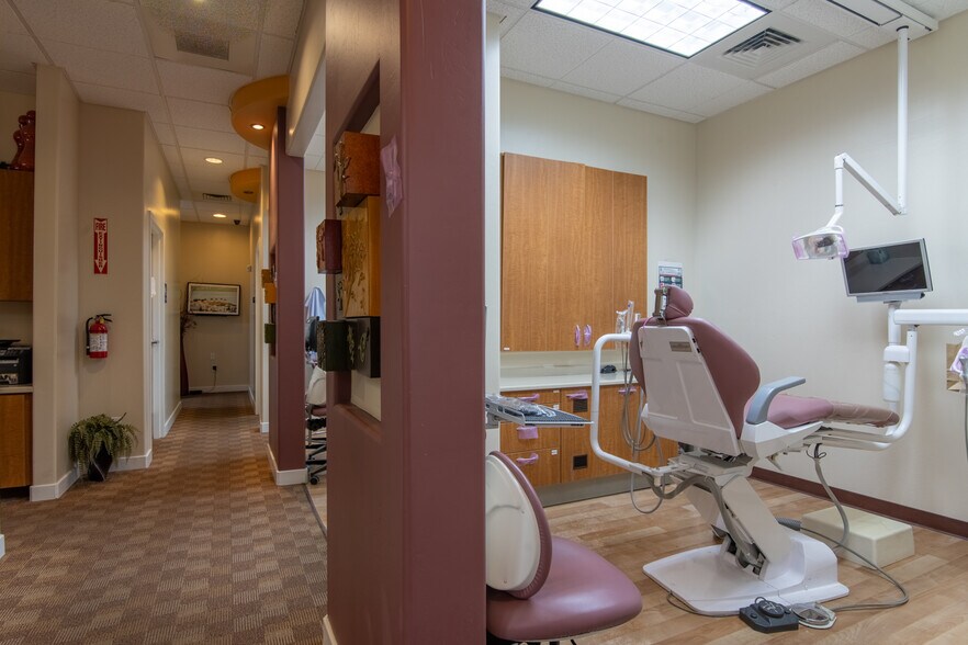 More Photos Of 3409 Calloway Dr, Bakersfield Medical For Sale