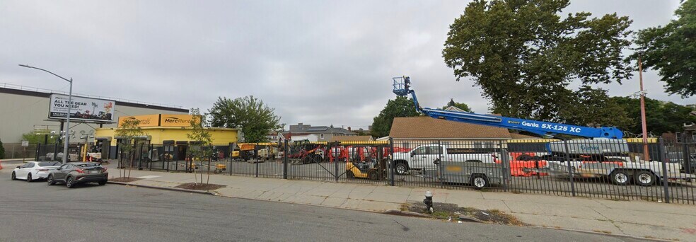 More Photos Of 717 Hutchinson River Pky, Bronx Industrial For Sale