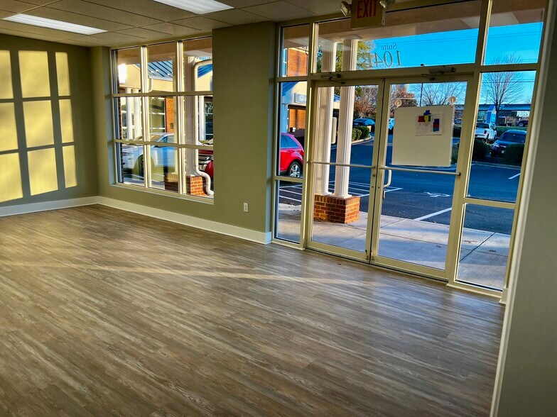 More Photos Of 12925 Booker T Washington Hwy, Hardy Storefront Retail Office For Lease