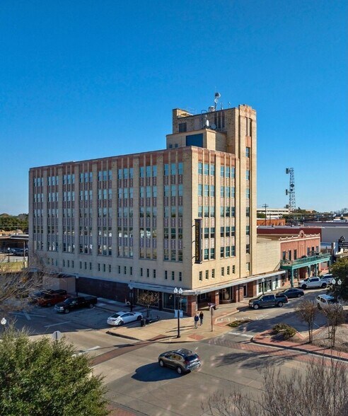 More Photos Of 219 N Main St, Bryan Office For Lease