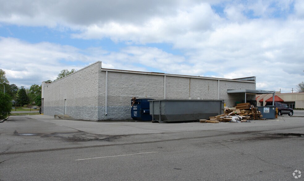 More Photos Of 1303 Decatur Hwy, Gardendale Freestanding For Lease