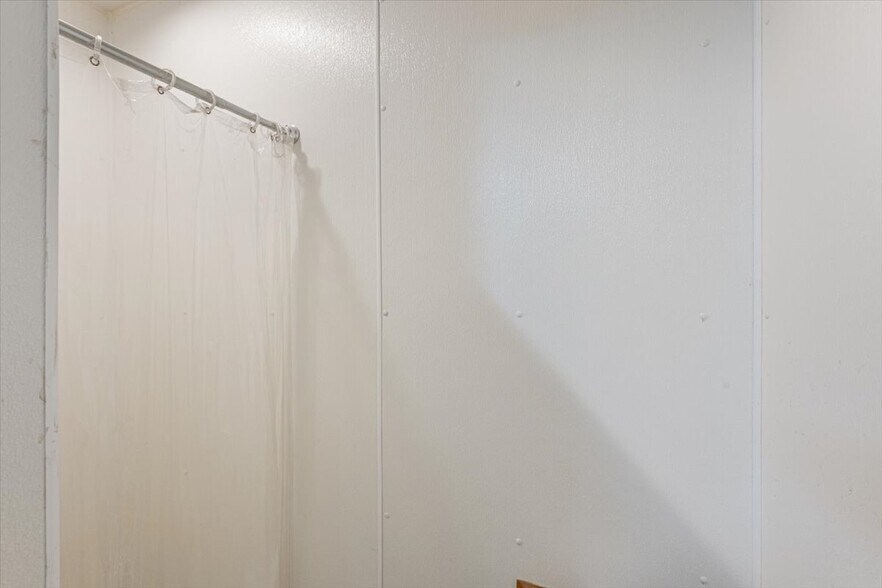 More Photos Of 206 1st St, Soldier Restaurant For Sale