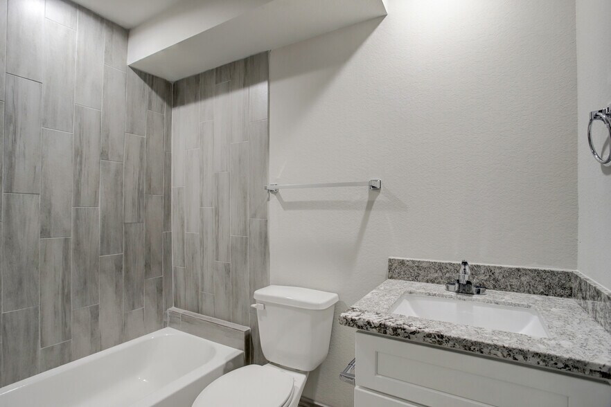 More Photos Of 3448 Elgin St, Houston Apartments For Sale