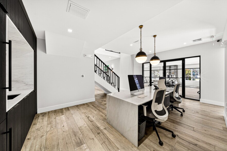 More Photos Of 5801 Biscayne Blvd, Miami Office For Lease