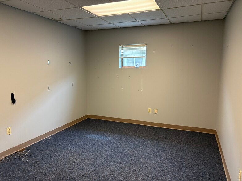 More Photos Of 1629 Union Ave, Natrona Heights Medical For Sale
