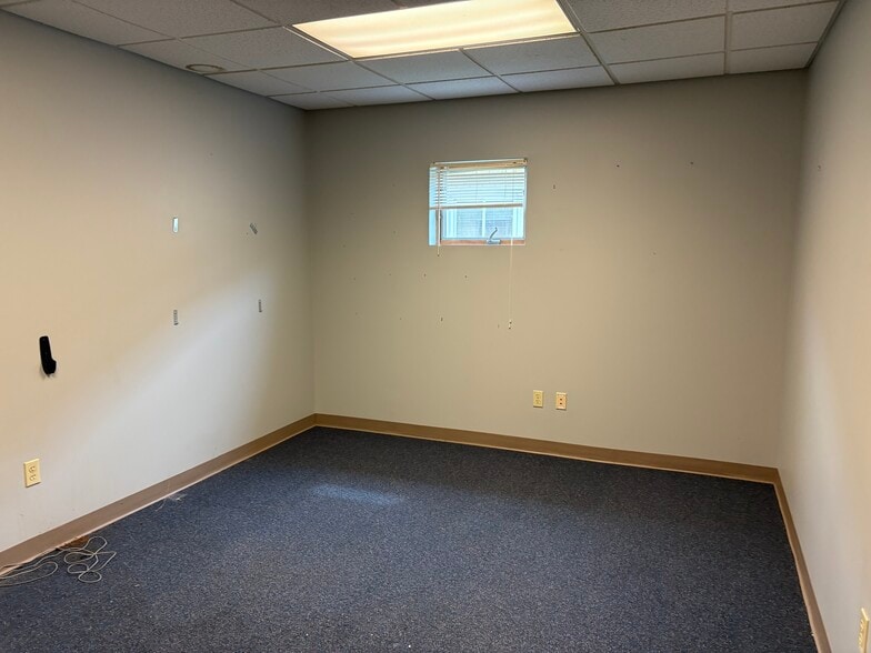 More Photos Of 1629 Union Ave, Natrona Heights Medical For Lease