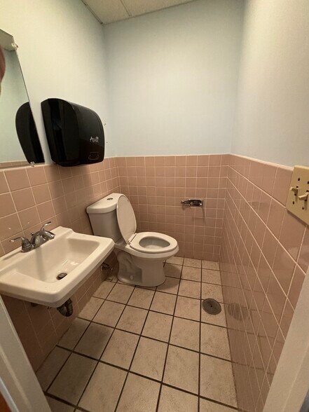 More Photos Of 1789 Us-9, Clifton Park Storefront Retail Office For Lease