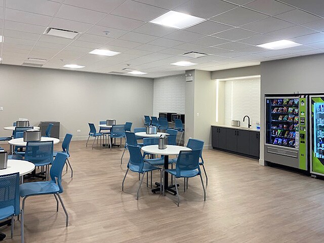 More Photos Of 4415 W Harrison St, Hillside Office For Lease