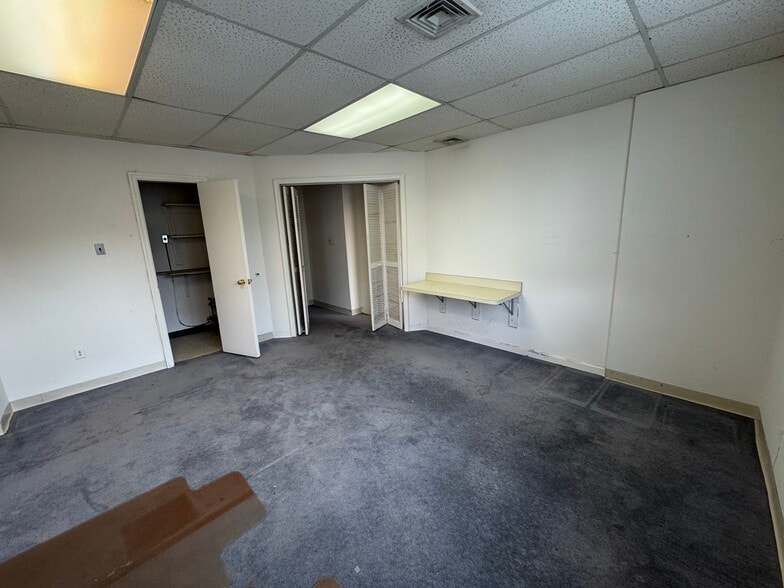 More Photos Of 6400 Seven Corners Pl, Falls Church Office For Sale