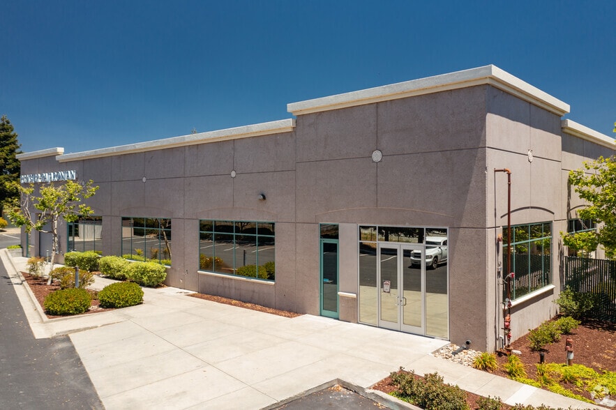 More Photos Of 100 Westridge Dr, Watsonville Research And Development For Lease