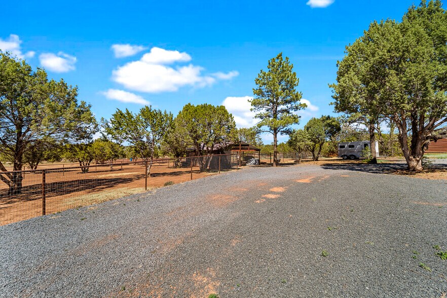 More Photos Of 7056 Bustin Dutch Trl, Show Low Multifamily For Sale