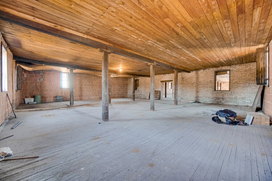 More Photos Of 15300 Greenwood Rd, South Holland Manufacturing For Sale