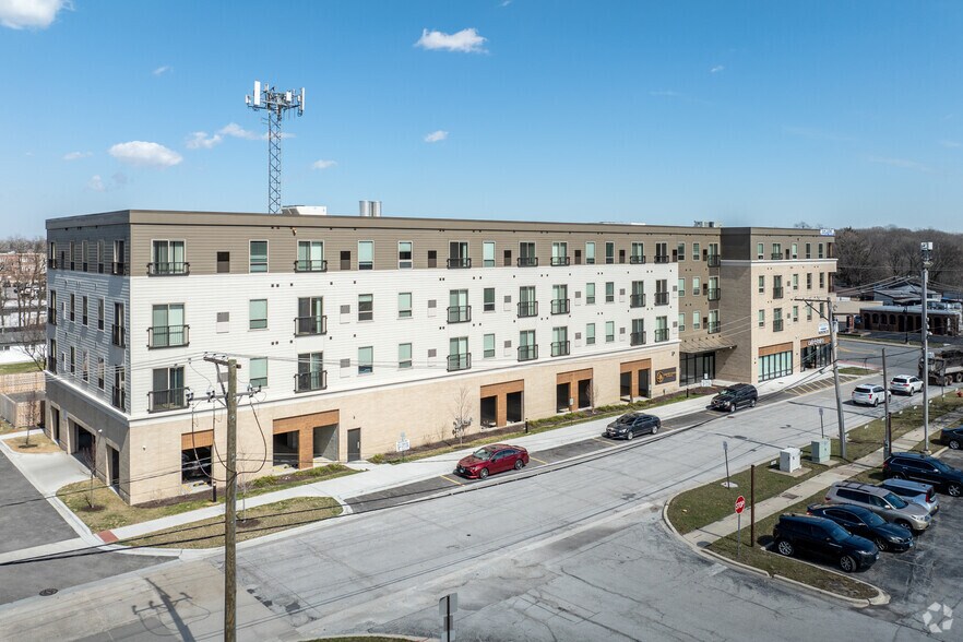 More Photos Of 4800 157th St, Oak Forest Apartments For Lease