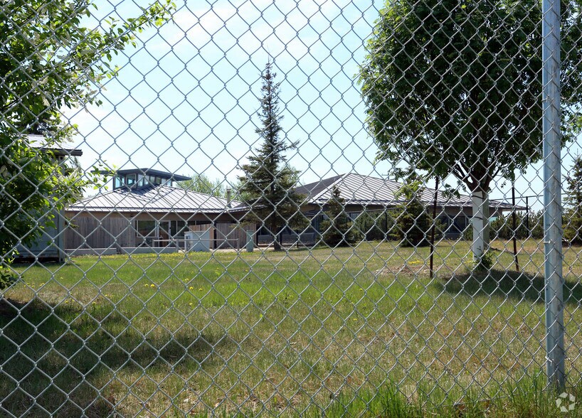 More Photos Of 11211 Winterburn Rd NW, Edmonton Office For Sale