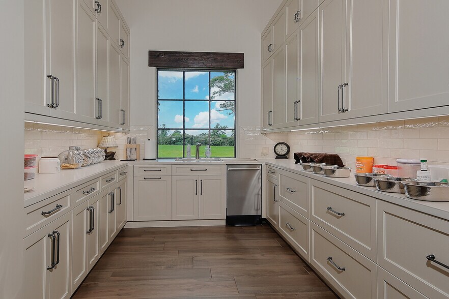 More Photos Of 40693 Center Hill Road, Hempstead Specialty For Sale